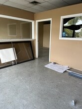 1135 Volunteer Pky, Bristol, TN à louer Photo intérieure- Image 2 de 4