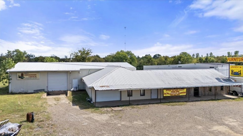 3400 NE Lincoln Rd, Idabel, OK for sale - Primary Photo - Image 1 of 35