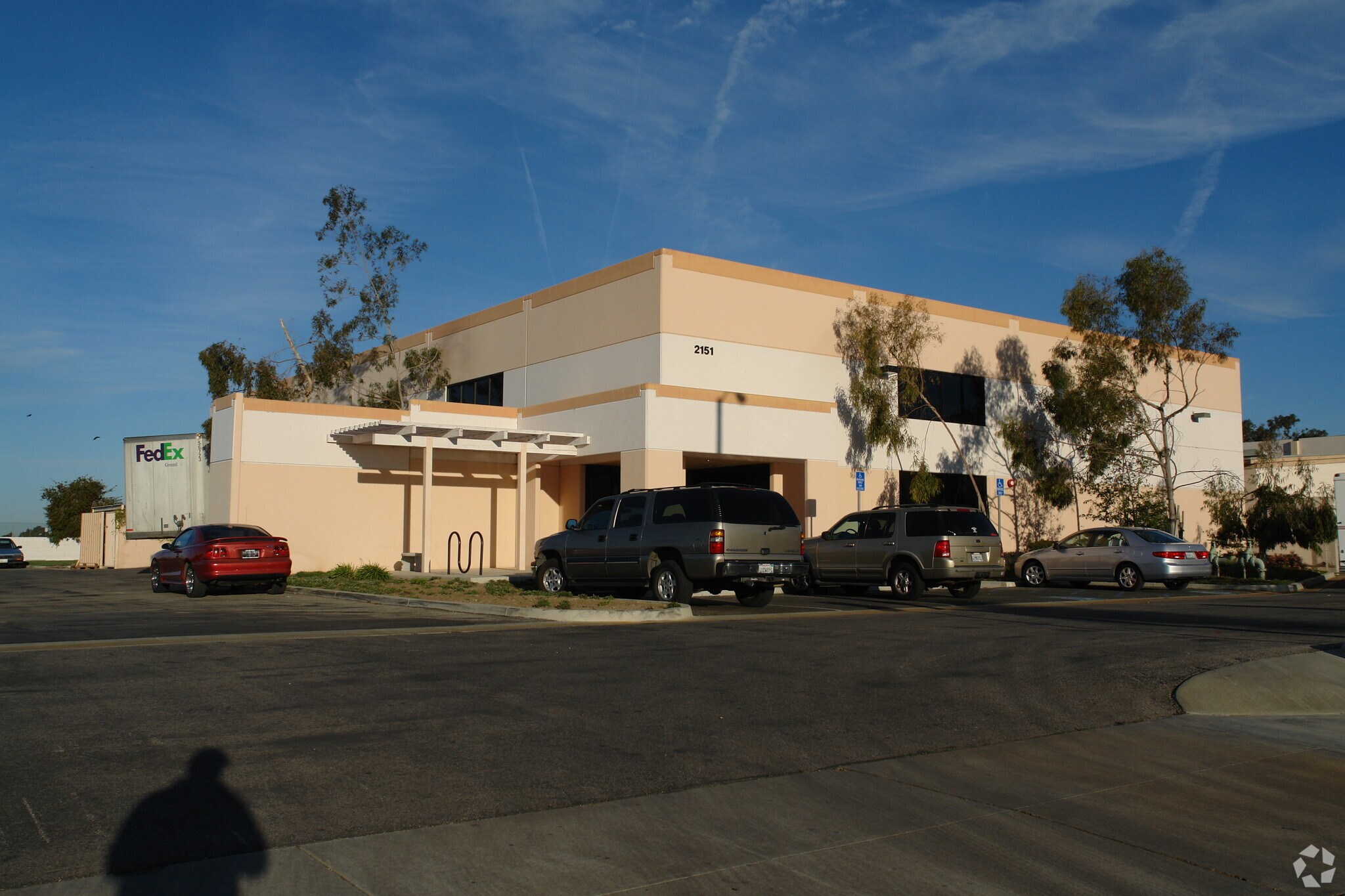 2151 Trabajo Dr, Oxnard, CA à louer Photo principale- Image 1 de 3