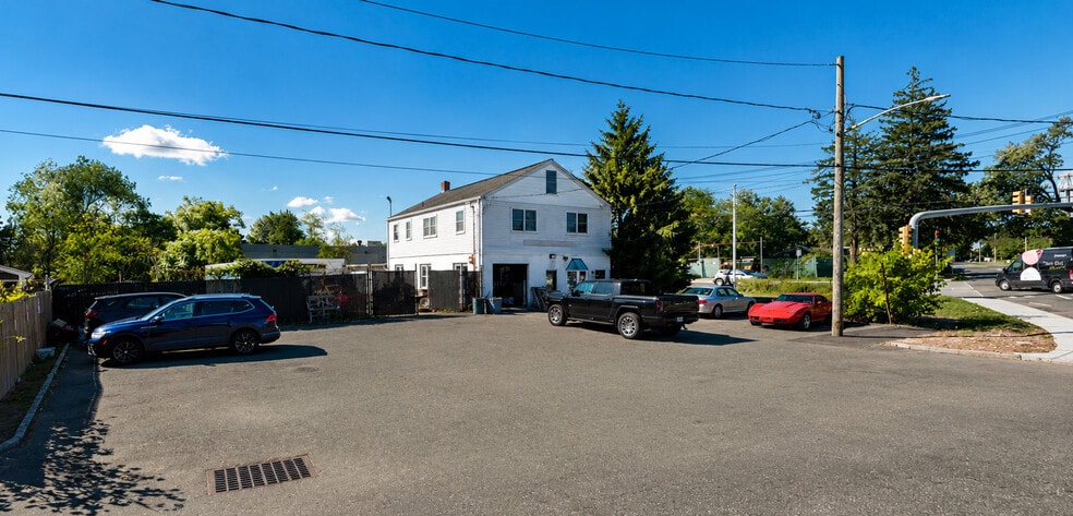 120 W Hills Rd, Huntington Station, NY for sale - Building Photo - Image 2 of 6