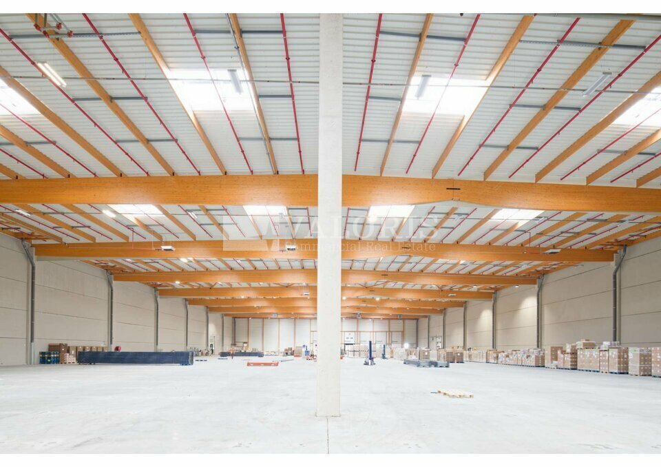 Route De Lapalud, Bollène for lease Interior Photo- Image 1 of 10