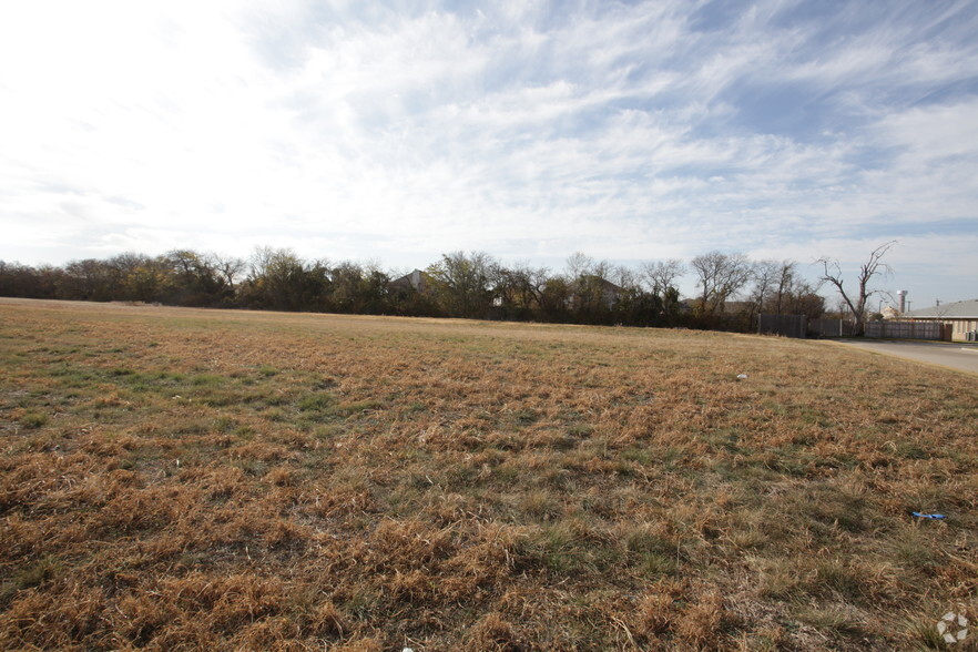 1267 NW Renfro St, Burleson, TX for sale - Primary Photo - Image 1 of 1