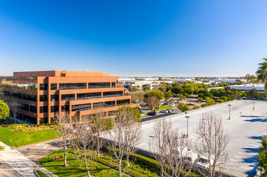 2050 W 190th St, Torrance, CA à louer - Photo du bâtiment - Image 3 de 10