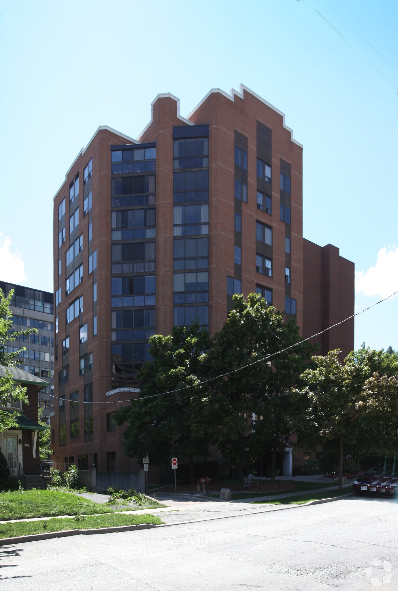 141 Roehampton Ave, Toronto, ON for sale Primary Photo- Image 1 of 1