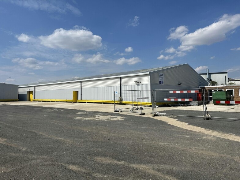 Clifton Rd, Huntingdon for lease - Building Photo - Image 3 of 16