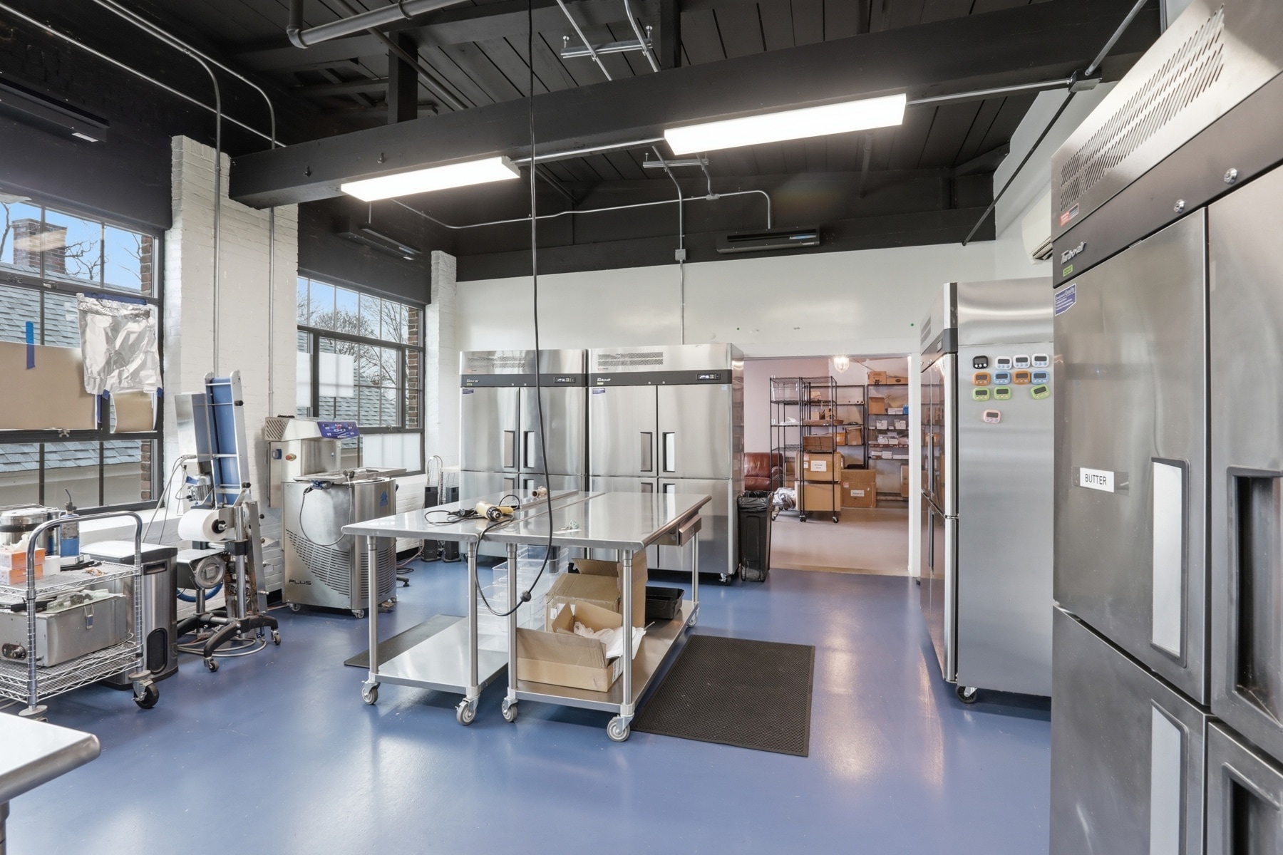 6 Chestnut St, Amesbury, MA for lease Interior Photo- Image 1 of 16