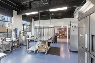 6 Chestnut St, Amesbury, MA for lease Interior Photo- Image 1 of 16