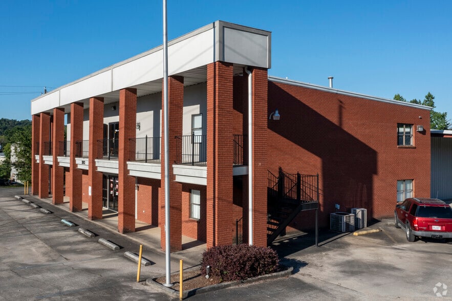 2012 Old Montgomery Hwy, Birmingham, AL for lease - Building Photo - Image 2 of 4