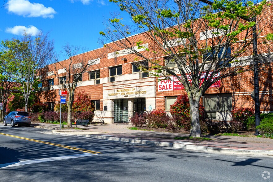 2525 Mt Vernon Ave, Alexandria, VA à vendre - Photo du bâtiment - Image 2 de 5