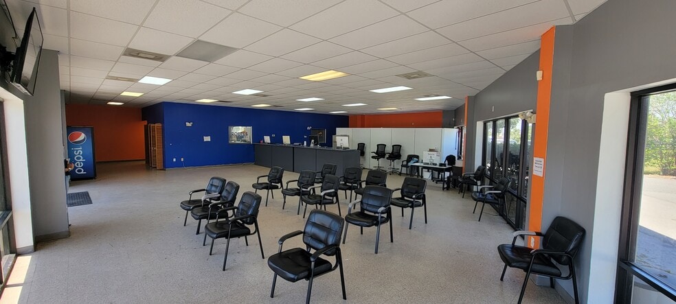 7276 Narcoossee Rd, Orlando, FL for lease - Interior Photo - Image 3 of 10