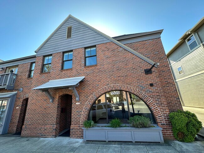 Plus de détails pour 1505 Ne Village St, Fairview, OR - Bureau à vendre