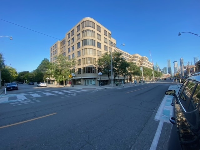 1177 Yonge St, Toronto, ON for lease - Building Photo - Image 2 of 9