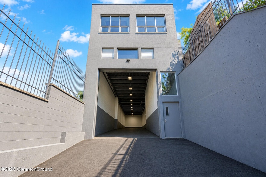 16 Concord Pl, Staten Island, NY for sale - Building Photo - Image 3 of 26