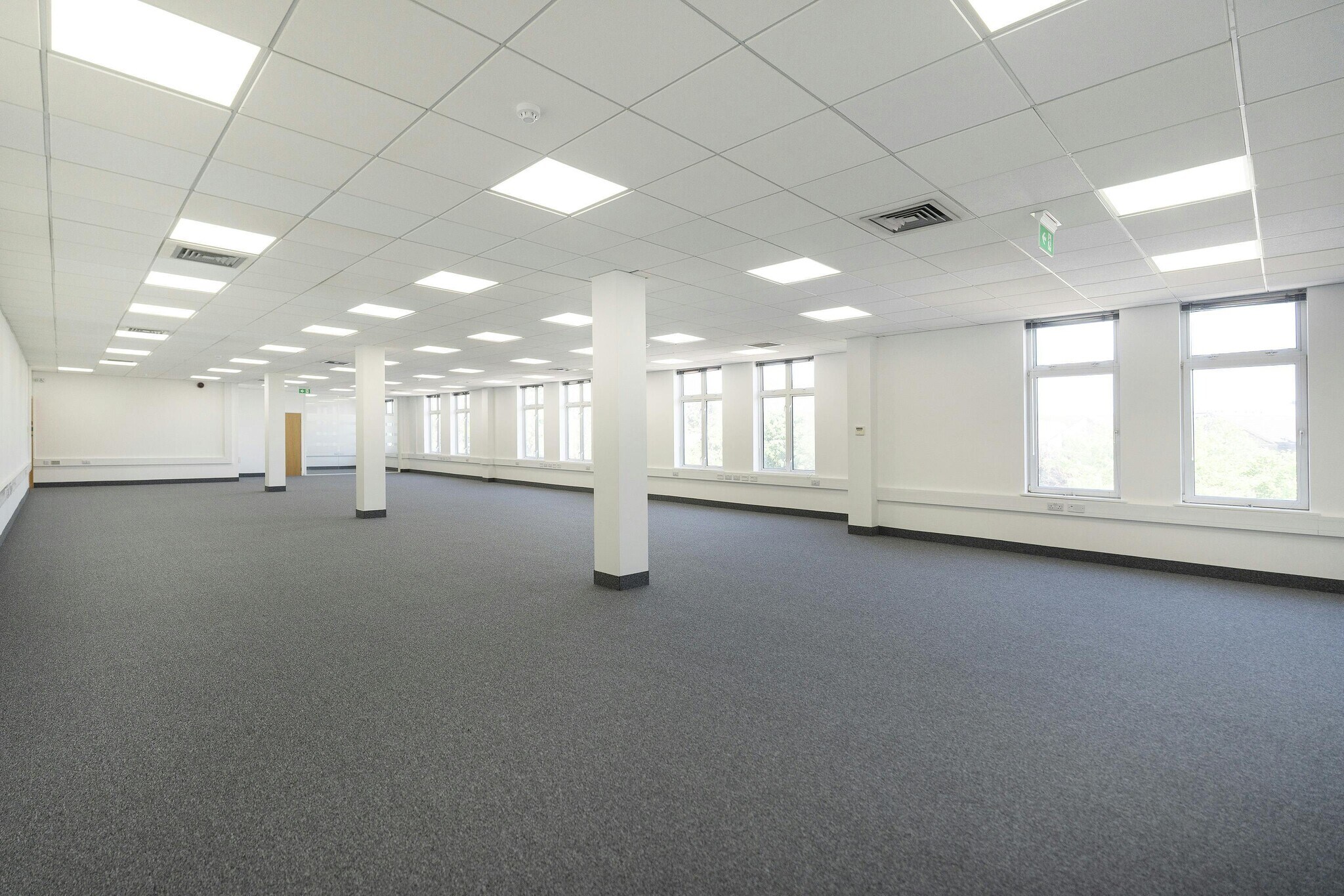 2-4 Oyster Ln, Byfleet à louer Photo intérieure- Image 1 de 1