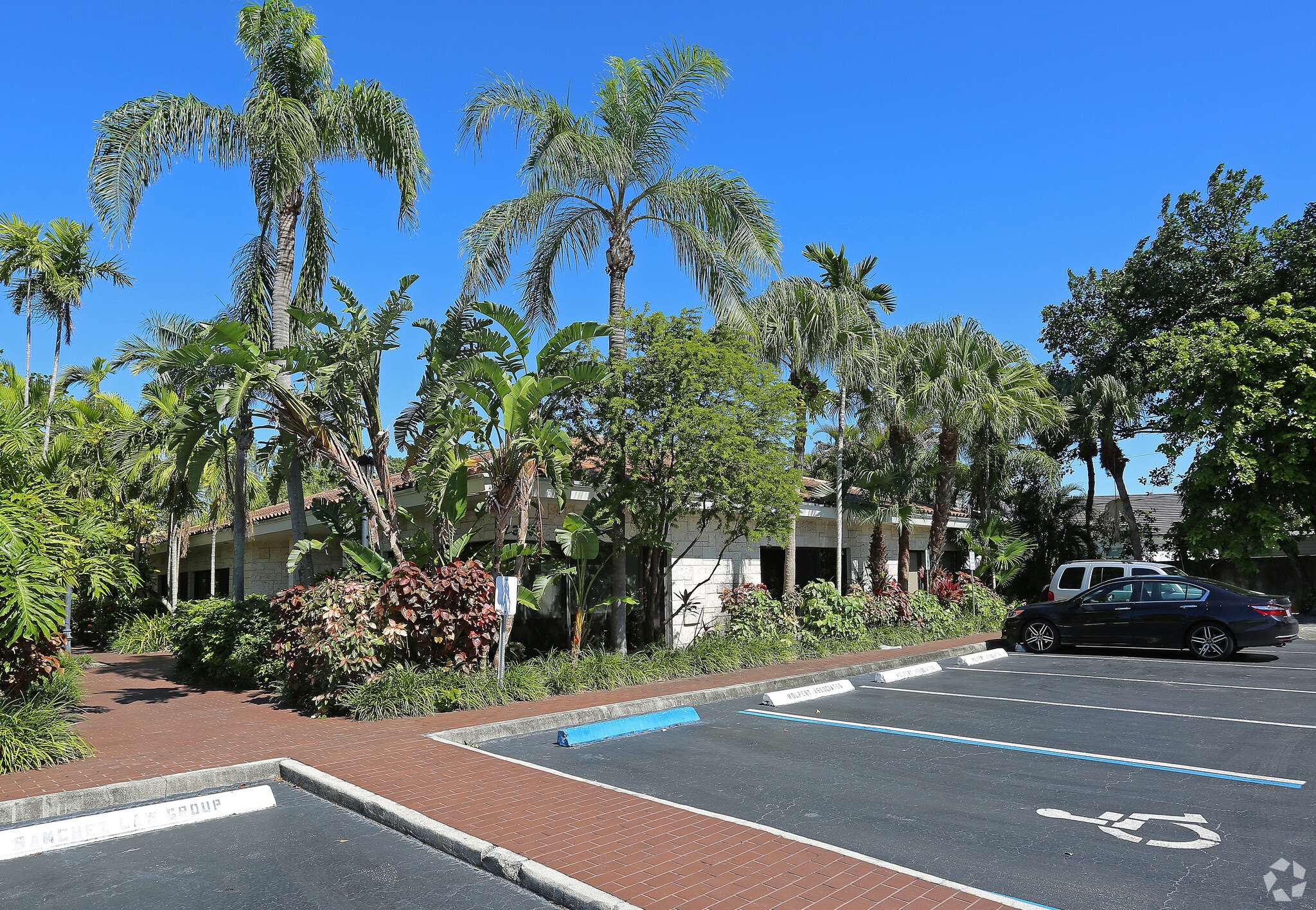 7315 SW 87th Ave, Miami, FL for lease Primary Photo- Image 1 of 9