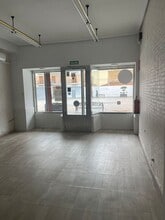 Retail in Fuenlabrada, Madrid for lease Interior Photo- Image 2 of 6