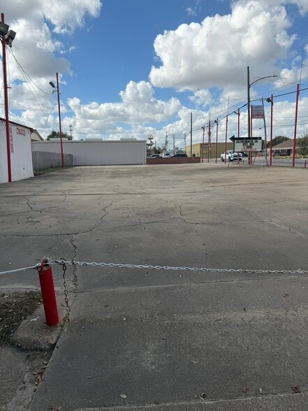 1706 Clinton Dr, Galena Park, TX for sale - Primary Photo - Image 1 of 27