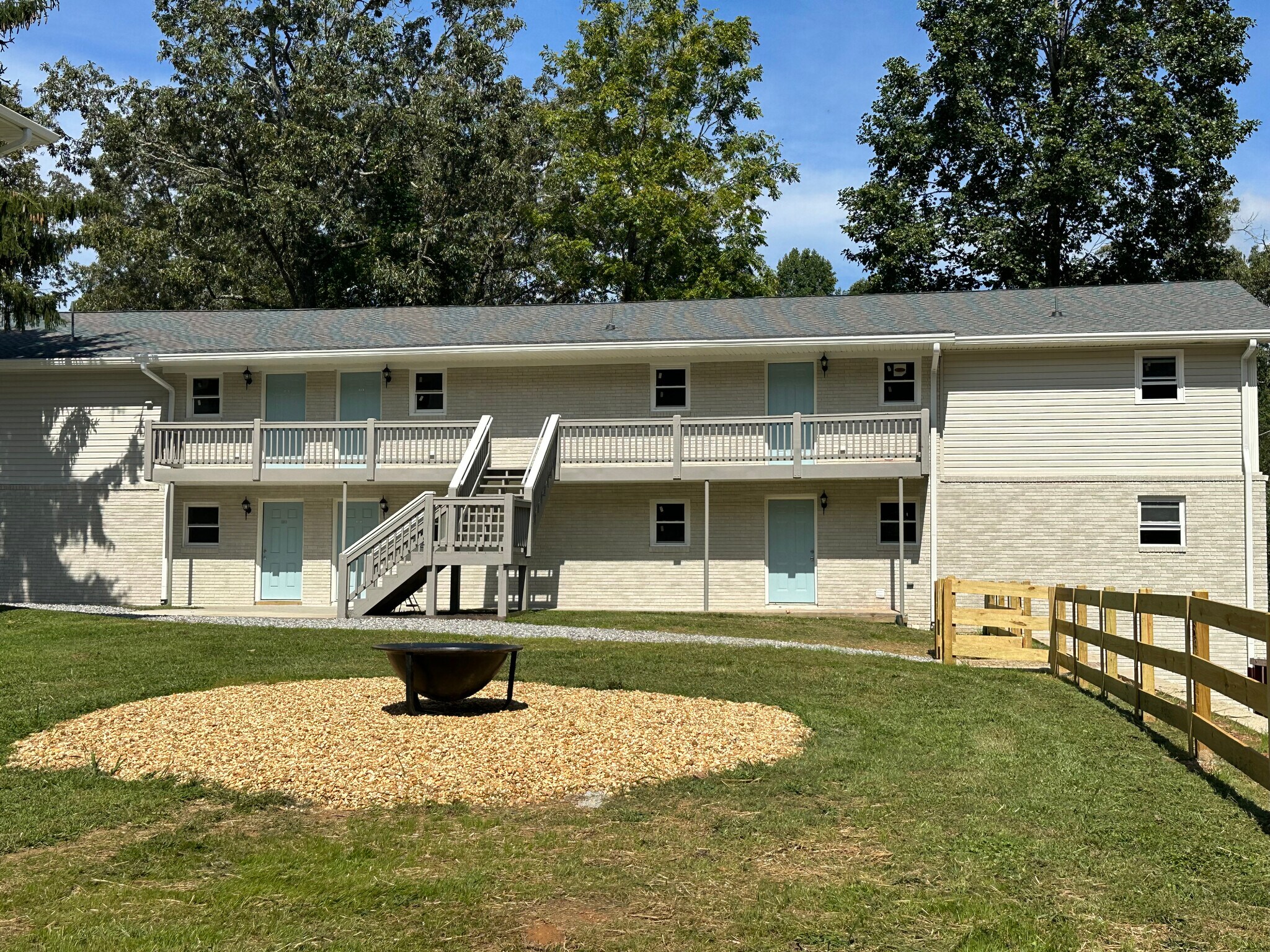 125 Jones St, Blue Ridge, GA à vendre Photo du bâtiment- Image 1 de 14