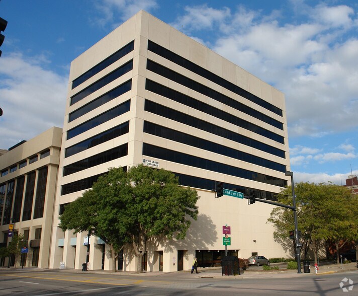 110 S Main St, Wichita, KS à vendre - Photo du bâtiment - Image 1 de 98