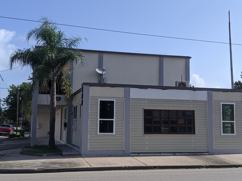 200 E Texas Ave, Baytown, TX à louer - Photo du bâtiment - Image 3 de 28