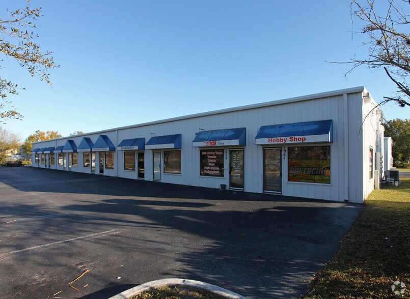 1941-1961 SW South Macedo Blvd, Port Saint Lucie, FL for lease - Building Photo - Image 3 of 9