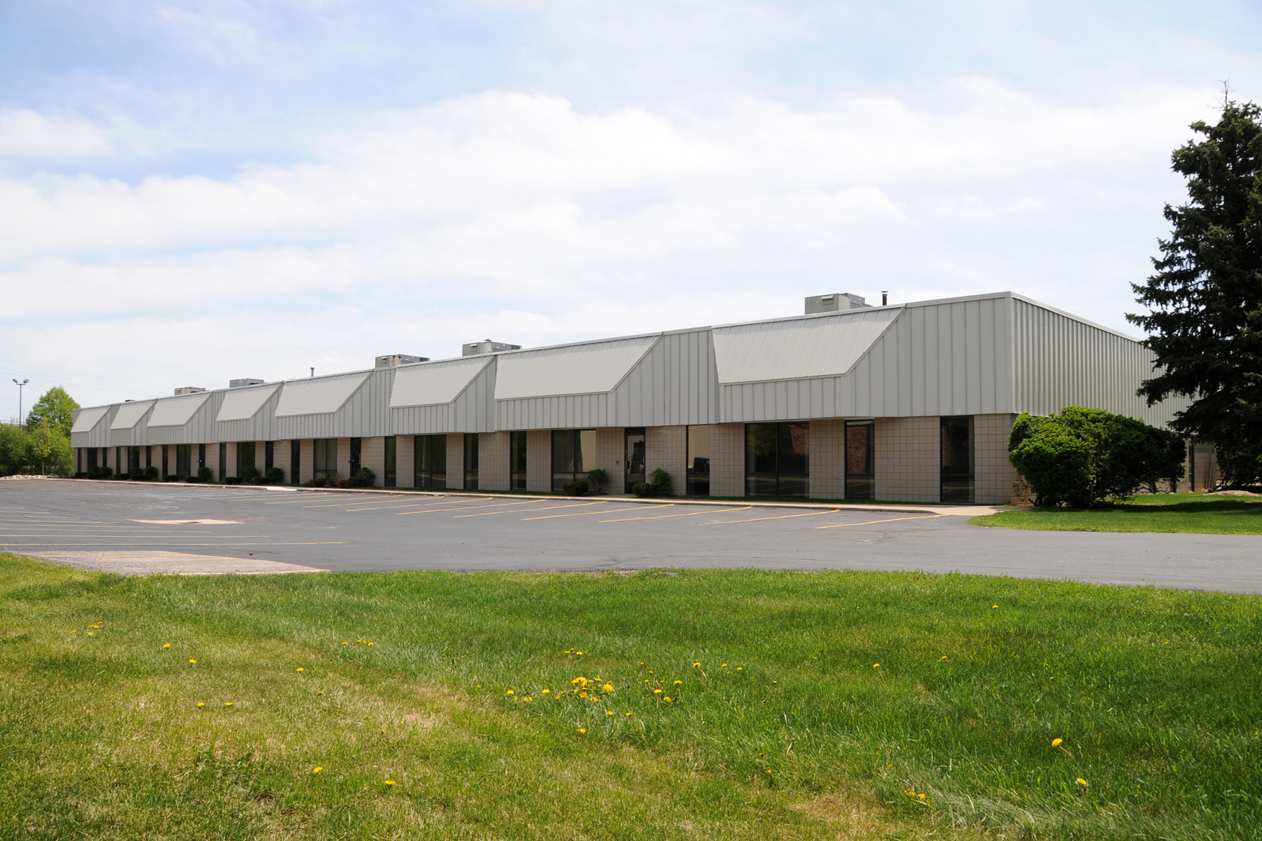 3901-3913 Varsity Dr, Ann Arbor, MI for lease Building Photo- Image 1 of 10