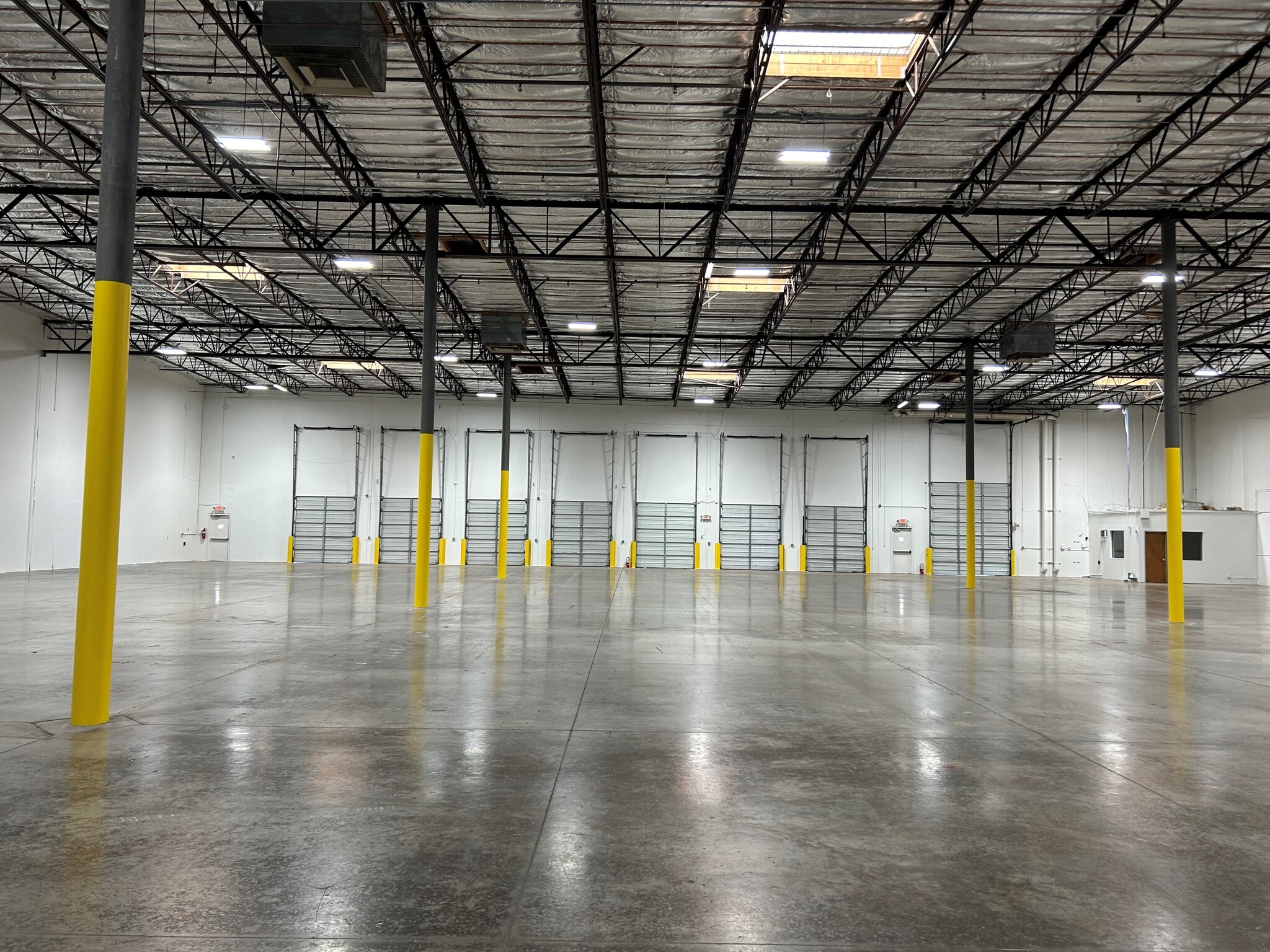 9025 S Kyrene Rd, Tempe, AZ for lease Interior Photo- Image 1 of 2