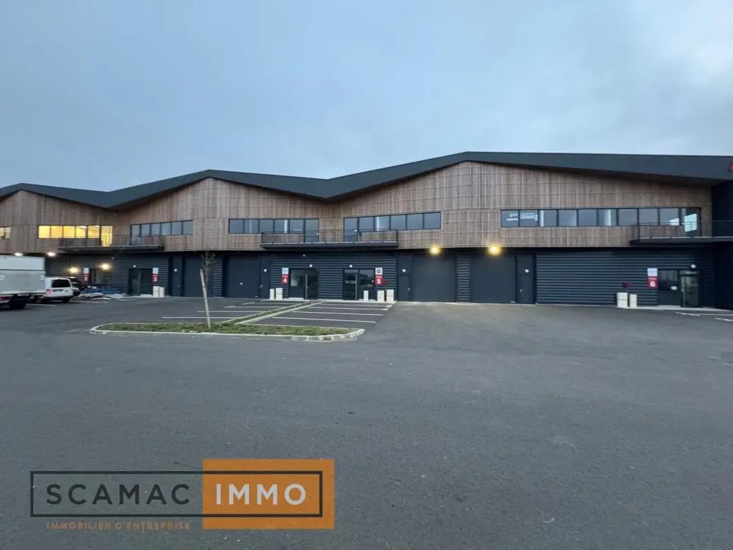 Flex in Moissy-Cramayel for sale Building Photo- Image 1 of 6
