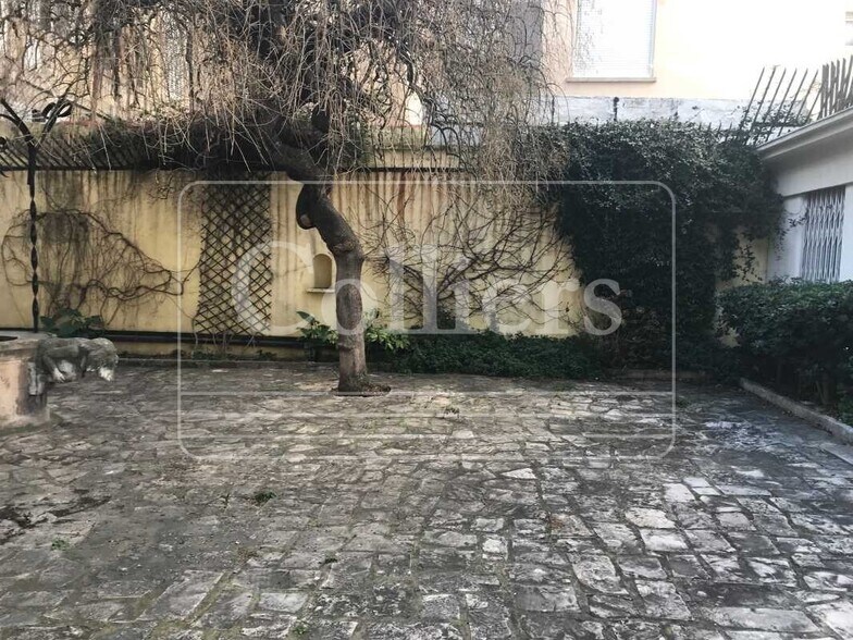 Office in Marseille for lease - Building Photo - Image 2 of 12