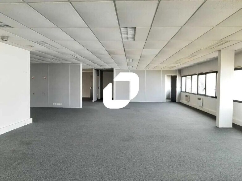 Bureau dans Plaisir à louer - Photo intérieure - Image 2 de 17