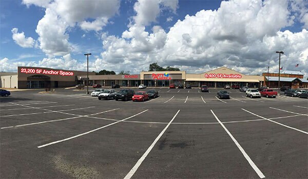 2329 S Iowa St, Lawrence, KS à louer - Photo du bâtiment - Image 1 de 6