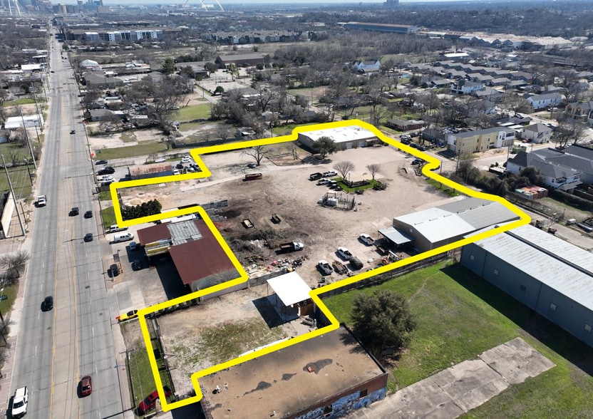 1905 Akron St, Dallas, TX à louer - Photo du bâtiment - Image 3 de 12