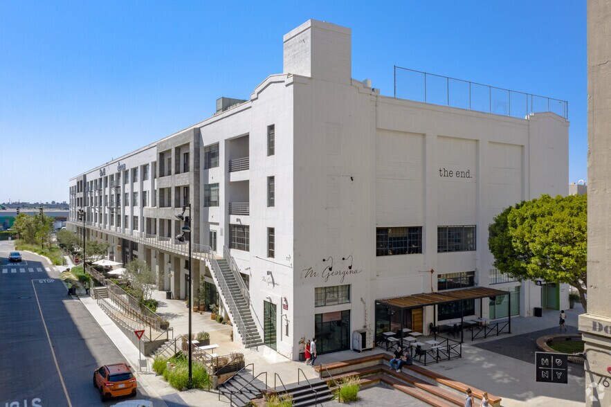 767 S Alameda St, Los Angeles, CA à louer - Photo du bâtiment - Image 2 de 19