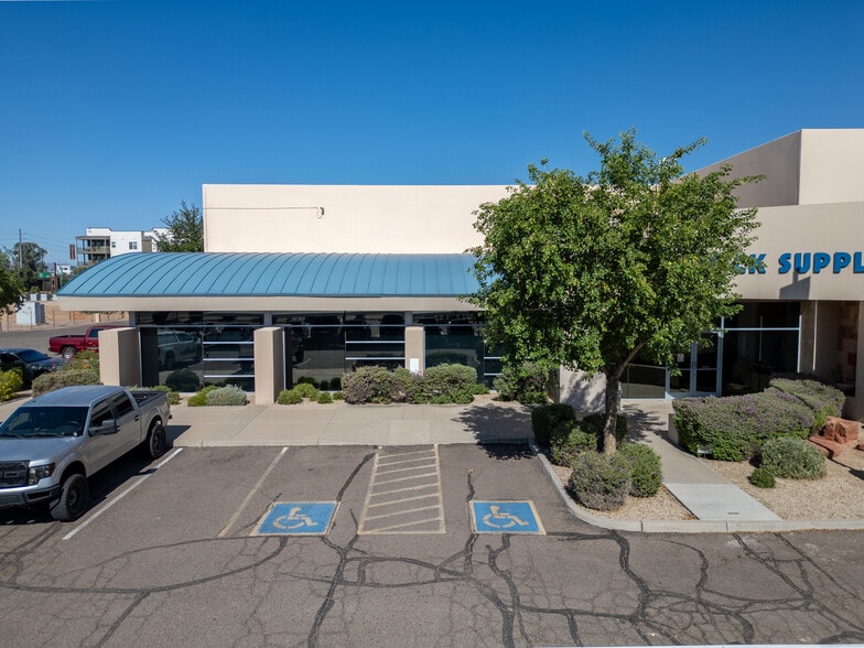 2150 E Rio Salado Pky, Tempe, AZ à louer - Photo du bâtiment - Image 2 de 8