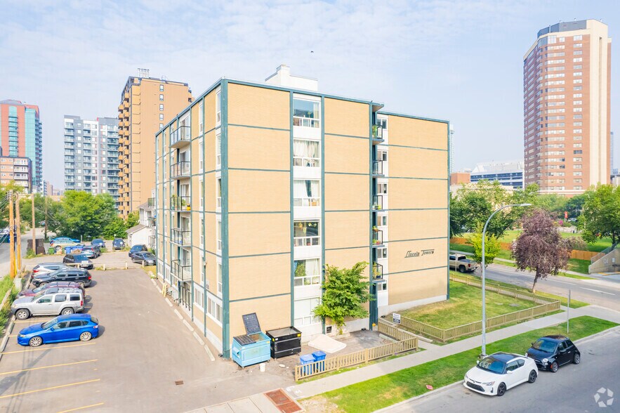 703 14th Ave SW, Calgary, AB for sale - Primary Photo - Image 1 of 1