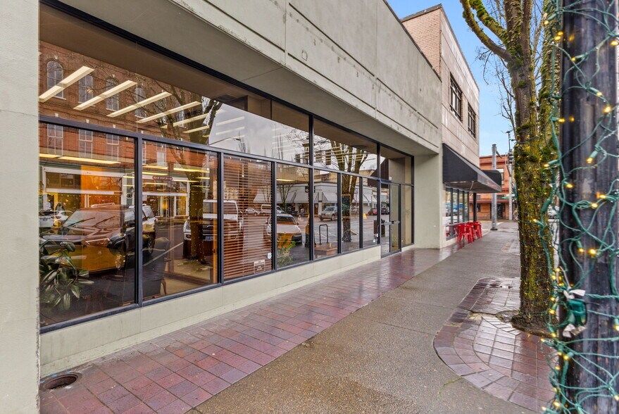 387 Court St NE, Salem, OR à vendre - Photo du bâtiment - Image 3 de 27