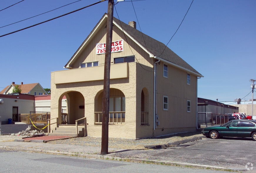 271 Doric Ave, Cranston, RI for sale - Building Photo - Image 2 of 2