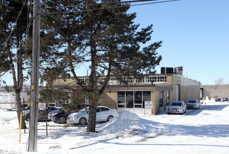 71 Kelfield St, Toronto, ON for sale - Primary Photo - Image 1 of 1