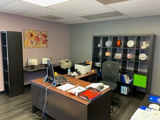 7531 Leesburg Pike, Falls Church, VA à louer - Photo intérieure - Image 2 de 10