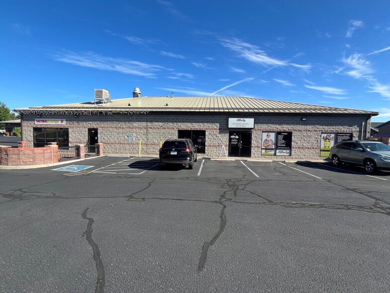 2570-2680 NE Twin Knolls Dr, Bend, OR for lease - Building Photo - Image 3 of 12