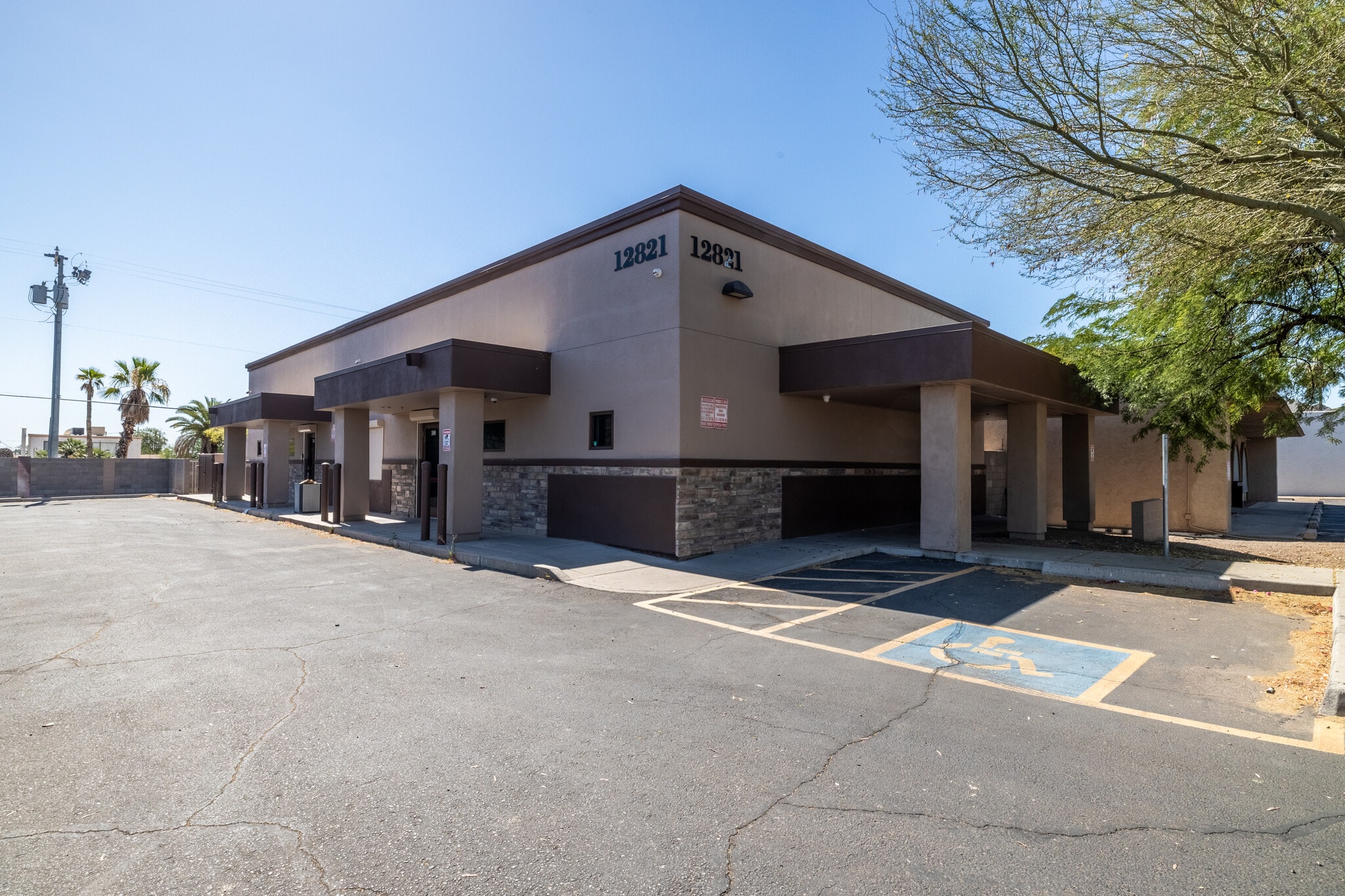 12821 N Cave Creek Rd, Phoenix, AZ à vendre Photo du bâtiment- Image 1 de 15