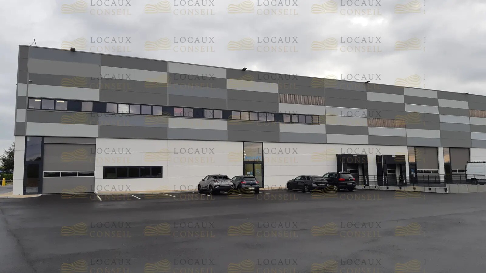 Flex dans Neuville-sur-Oise à louer Photo du bâtiment- Image 1 de 2