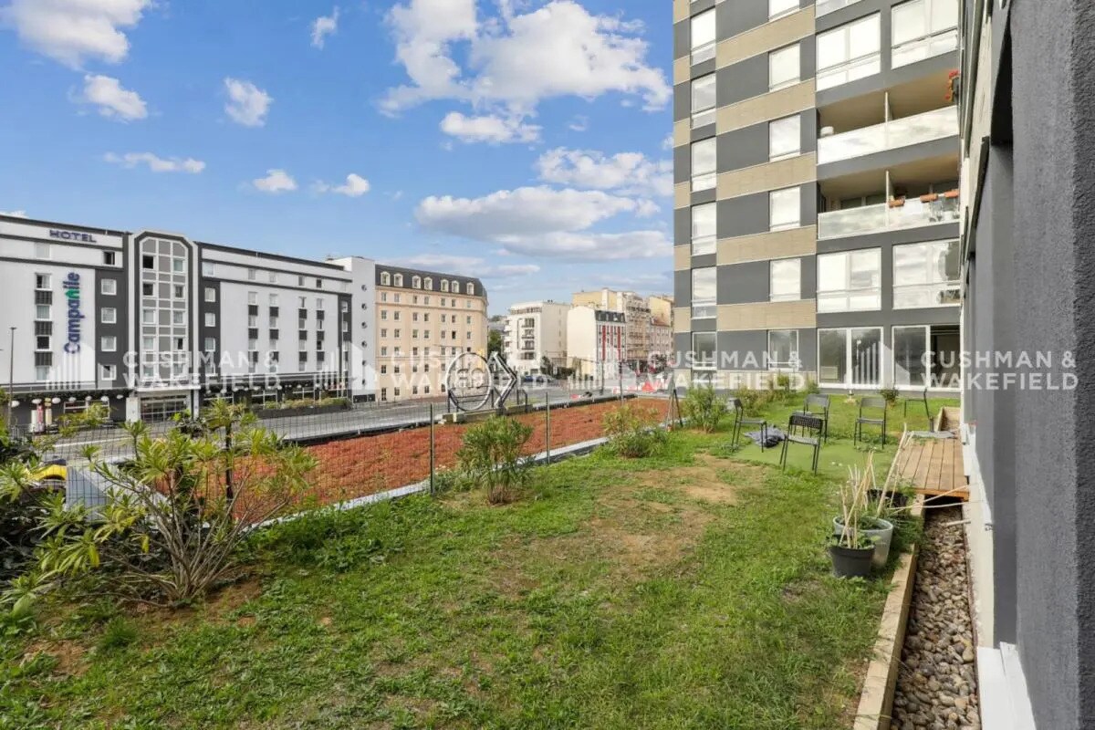 Office in Suresnes for lease Building Photo- Image 1 of 16