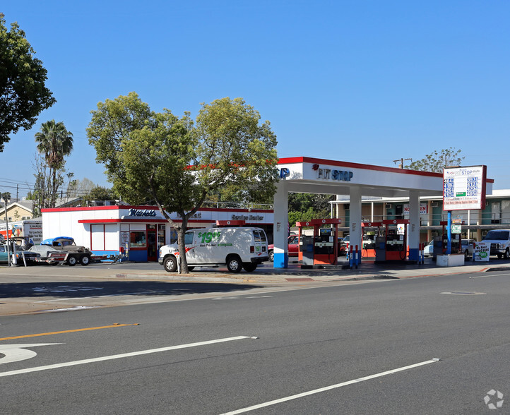 700 W Chapman Ave, Orange, CA for sale - Primary Photo - Image 1 of 1