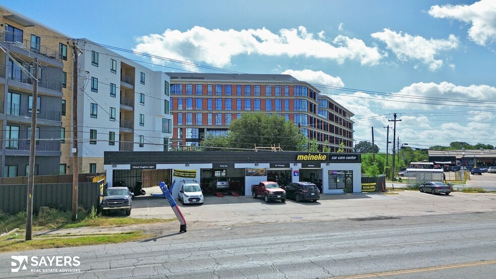 1119 Airport Blvd, Austin, TX for sale - Building Photo - Image 2 of 9