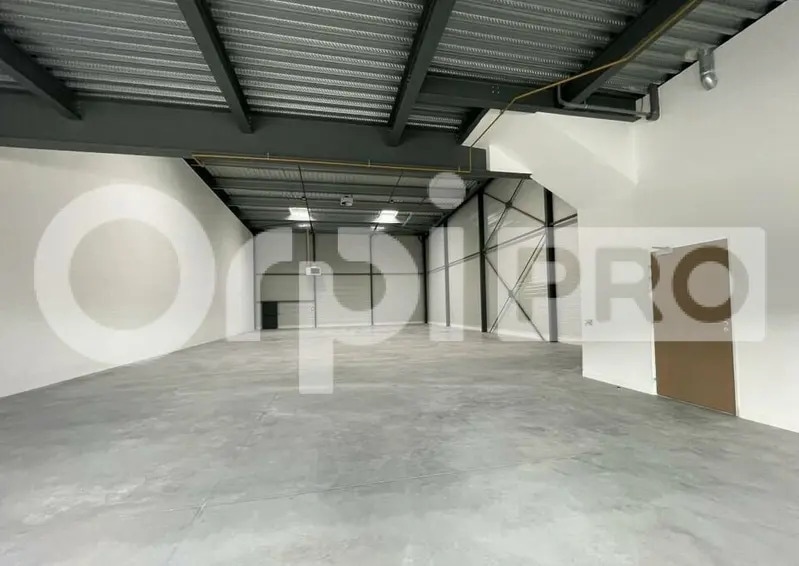 Flex in Corbeil-Essonnes for lease Interior Photo- Image 1 of 10