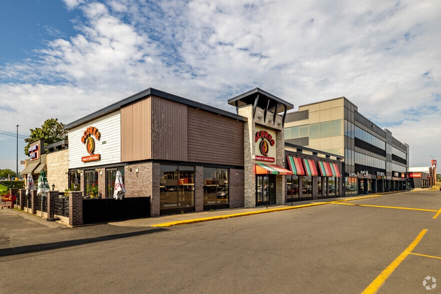 6775-6781 Rue Jean-Talon E, Montréal, QC à louer - Photo du bâtiment - Image 3 de 8