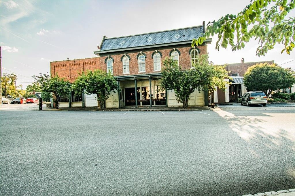 120 SW Park Sq, Russellville, KY for sale Primary Photo- Image 1 of 7