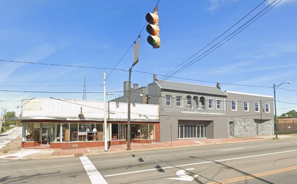 2722-2728-2734 Market portfolio of 3 properties for sale on LoopNet.ca - Building Photo - Image 1 of 4