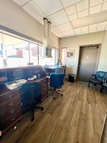 15 Main ave, Taylorsville, NC à louer - Photo du bâtiment - Image 2 de 6